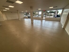 6741-6757 SW 8th St, Miami, FL à louer Photo intérieure– Image 2 sur 9