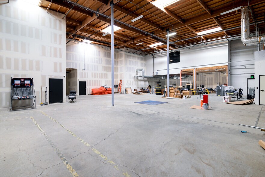 2150 N Trabajo Dr, Oxnard, CA à louer - Photo de l’immeuble – Image 3 sur 16
