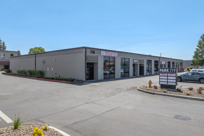 Plus de détails pour 2900 SW Cornelius Pass Rd, Hillsboro, OR - Local d'activités, Industriel/Logistique à louer