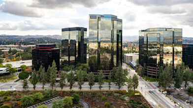 21600 Oxnard St, Woodland Hills, CA - VUE AÉRIENNE  vue de carte - Image1