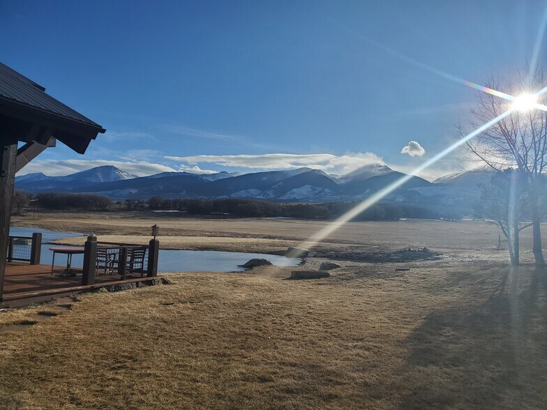 1300 Running Bear Ln, Cotopaxi, CO à vendre - Photo de l’immeuble – Image 2 sur 5