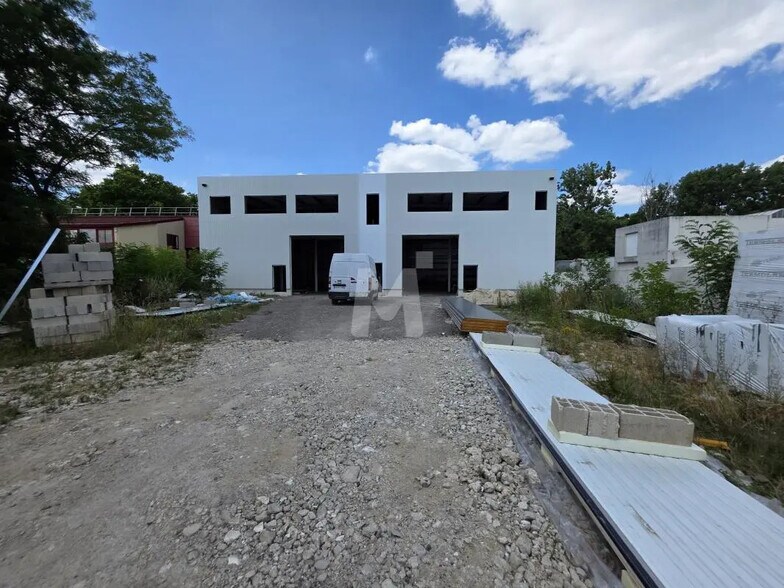 Local d’activités dans Bondoufle à louer - Photo de la construction – Image 2 sur 8