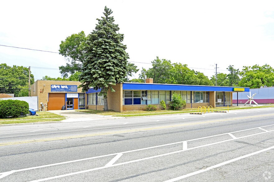 530 Livernois St, Ferndale, MI à louer - Photo de l’immeuble – Image 1 sur 8
