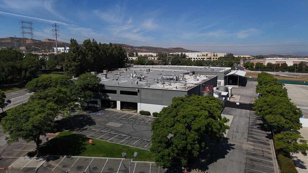 26421 Ruether Rd, Santa Clarita, CA à vendre - Photo de l’immeuble – Image 1 sur 5