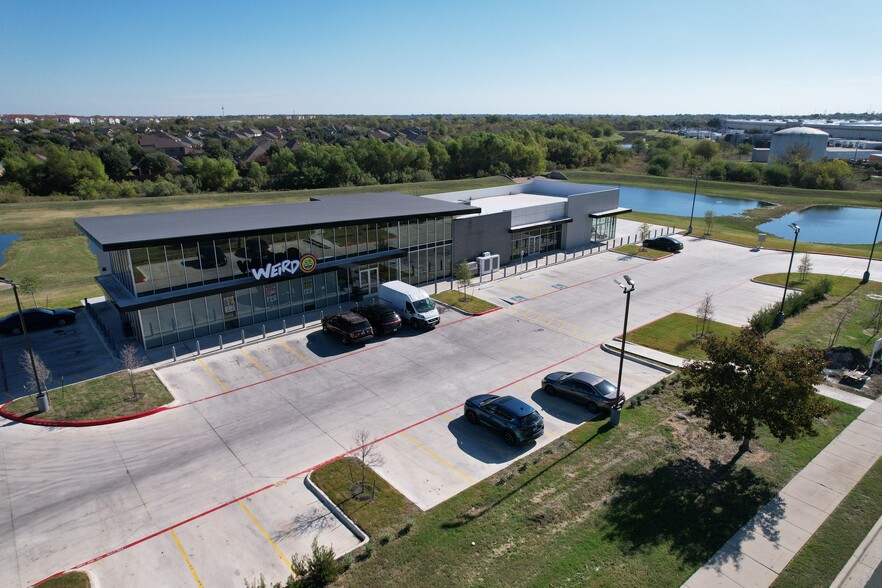 14179 The Lakes Boulevard Blvd, Pflugerville, TX à louer - Photo de l’immeuble – Image 2 sur 7
