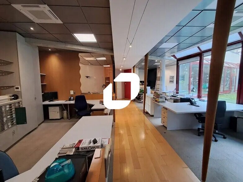 Bureau dans Châtillon à vendre - Photo intérieure – Image 2 sur 12