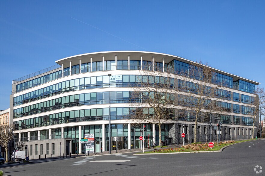 Bureau dans Maisons-Alfort à louer - Photo principale – Image 1 sur 6