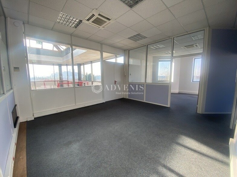 Bureau dans Poissy à louer - Photo intérieure – Image 3 sur 12