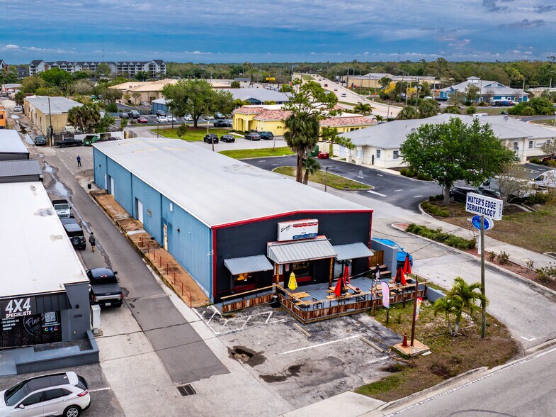 23064 Harbor View Rd, Port Charlotte, FL à vendre - Photo de l’immeuble – Image 3 sur 67