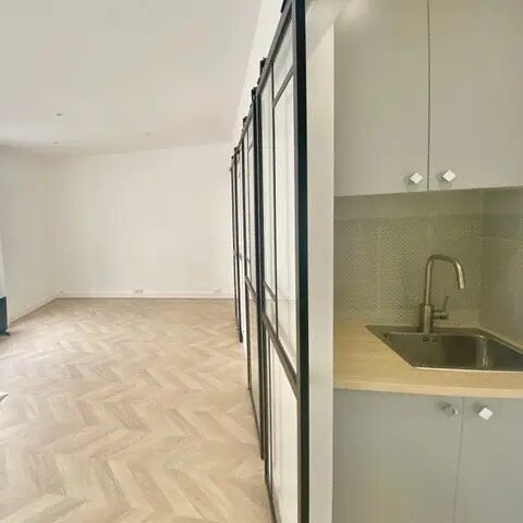 Local commercial dans Paris à louer - Photo de l’immeuble – Image 1 sur 6