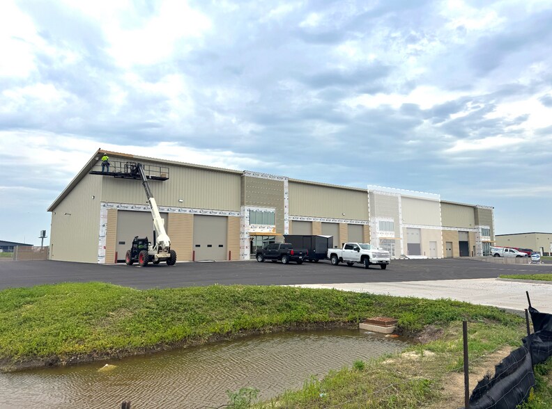 2330 Enterprise ave, Tea, SD à louer - Photo de l’immeuble – Image 2 sur 10