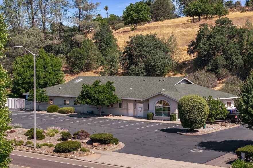1825 Buenaventura Blvd, Redding, CA à vendre - Photo de l’immeuble – Image 2 sur 34