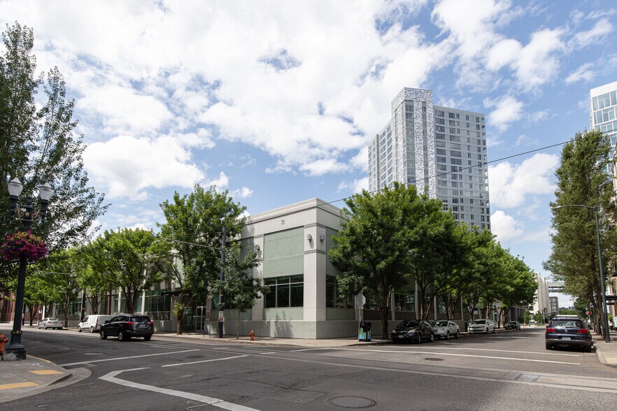 1233 NW 12th Ave, Portland, OR à louer - Photo de l’immeuble – Image 1 sur 8