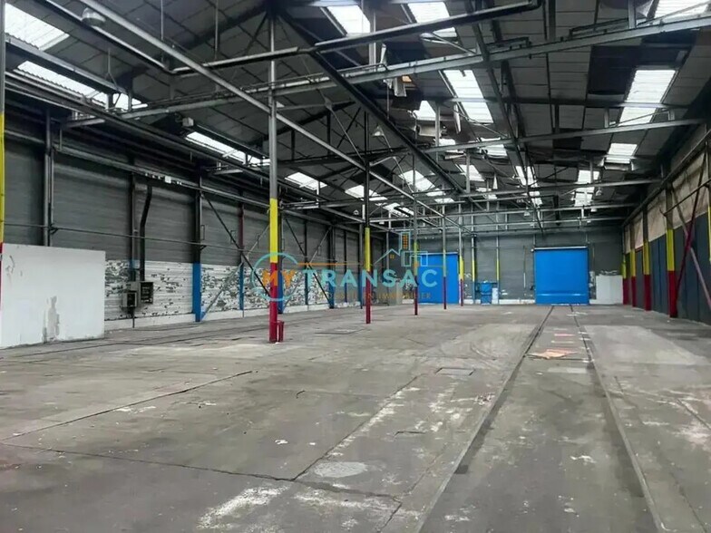 Local d’activités dans Corbeil-Essonnes à louer - Photo de l’immeuble – Image 2 sur 6