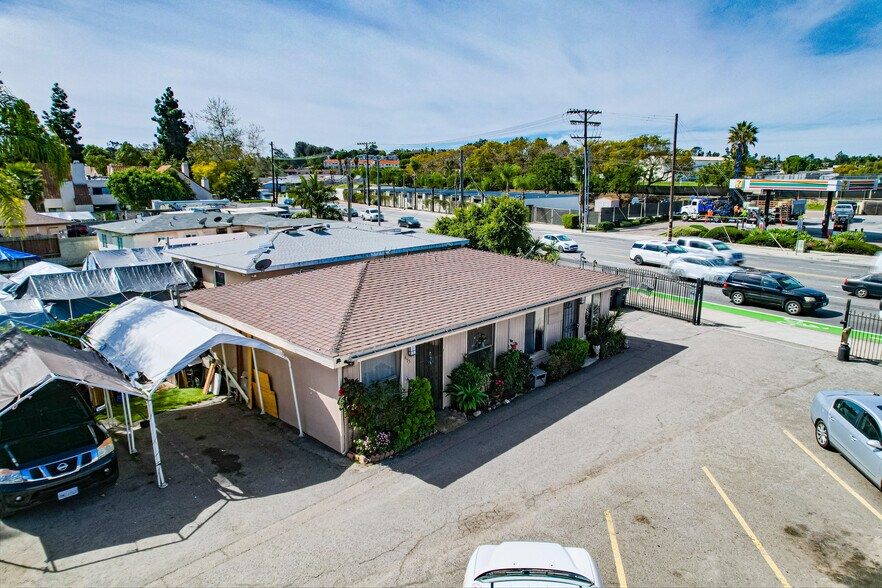 467-475 N Melrose Dr, Vista, CA à vendre - Photo de l’immeuble – Image 2 sur 6