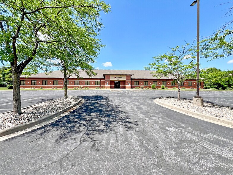 620 Pierce Blvd, O'Fallon, IL à louer - Photo de l’immeuble – Image 2 sur 25