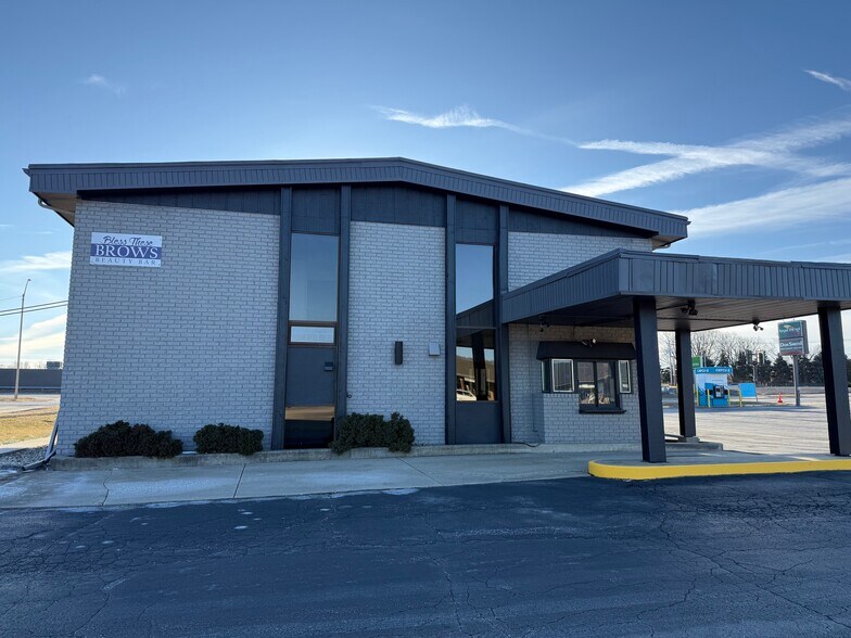 1212 Towanda Ave, Bloomington, IL à louer - Photo de l’immeuble – Image 2 sur 11