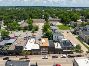 2218 College St, Cedar Falls, IA à louer Aérien– Image 2 sur 13