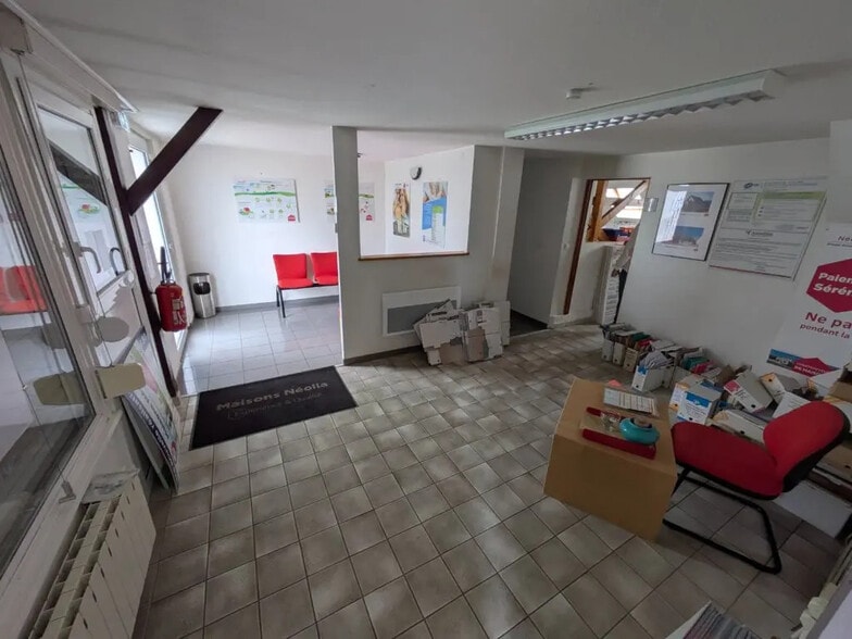 Bureau dans Miserey-Salines à louer - Photo de l’immeuble – Image 3 sur 11