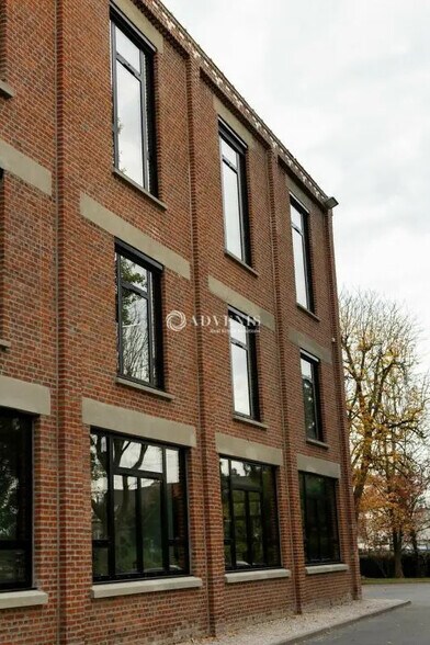 Bureau dans Saint-André-lez-Lille à louer - Photo de l’immeuble – Image 2 sur 12