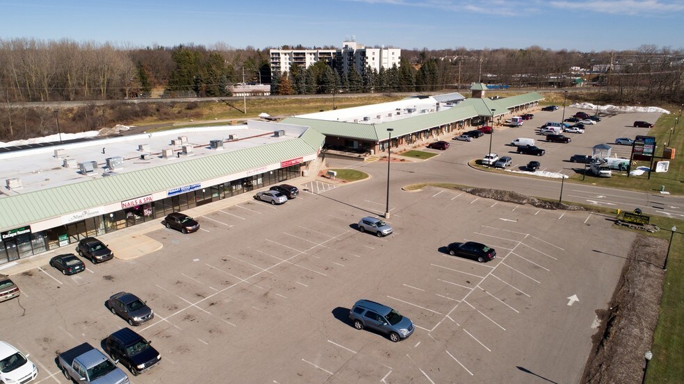 2035-2055 28th St, Grand Rapids, MI à louer - Photo de l’immeuble – Image 3 sur 6