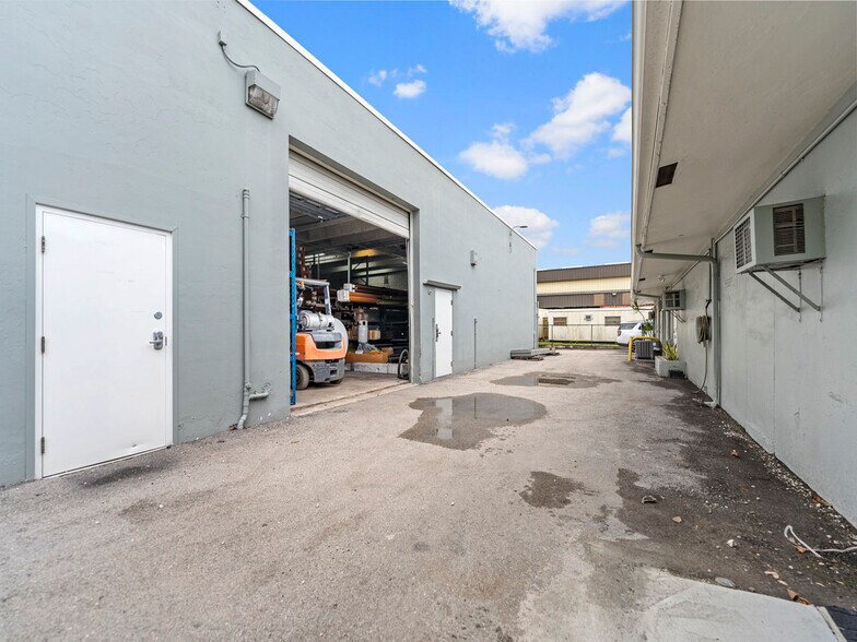 4182 S University Dr, Davie, FL à vendre - Autre – Image 3 sur 5
