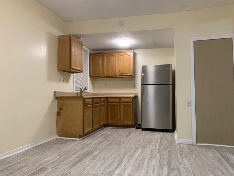 134 Chestnut Ave, Waterbury, CT à vendre - Photo de l’immeuble – Image 3 sur 12