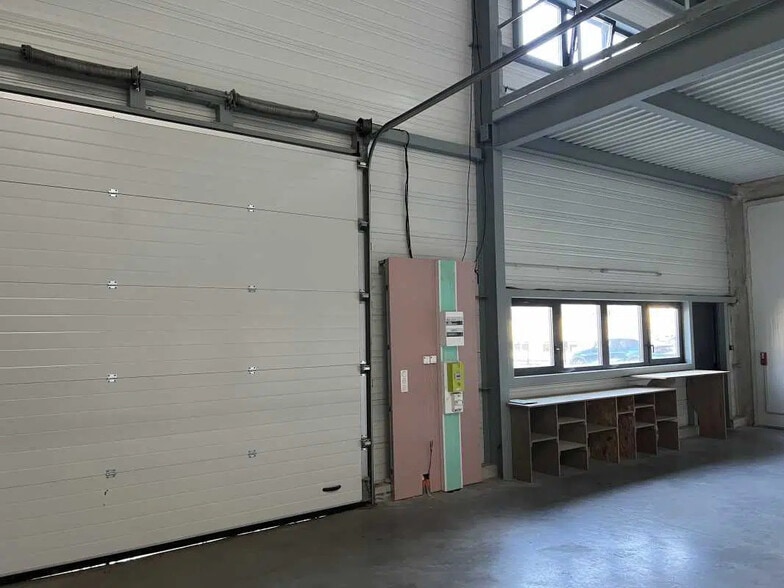 Local d’activités dans Salleboeuf à louer - Photo intérieure – Image 3 sur 8