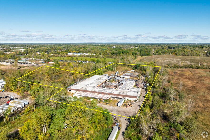 44052 Yost Rd, Canton, MI à vendre - Photo de l’immeuble – Image 1 sur 17