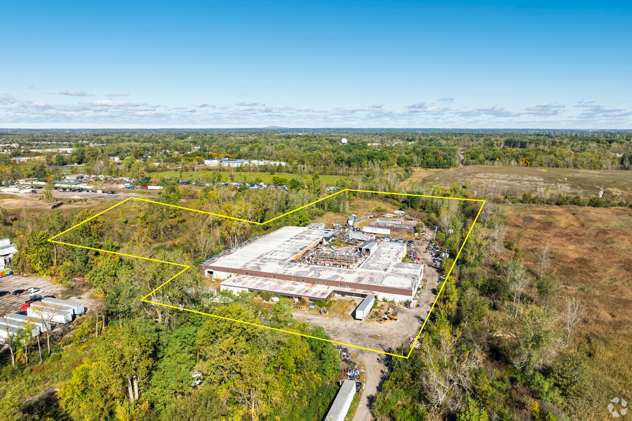 44052 Yost Rd, Canton Township, MI à vendre Photo principale– Image 1 sur 19