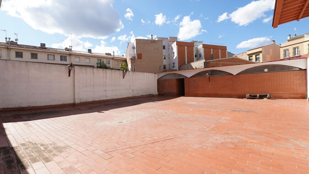 Immeuble residentiel dans Barberà del Vallès, Barcelona à vendre - Photo de l’immeuble – Image 3 sur 3