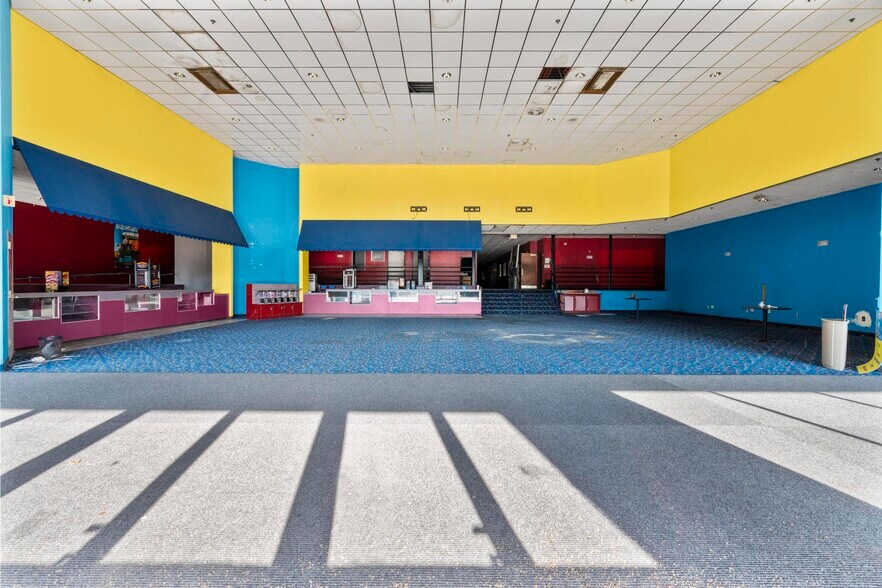 814-850- Derby Ave, Seymour, CT à louer - Photo de l’immeuble – Image 2 sur 15