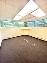 15446 NE Bel Red Rd, Redmond, WA à louer Photo intérieure– Image 1 sur 9