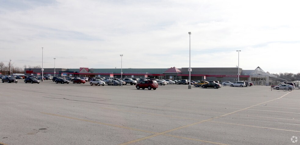 11351 E Washington St, Indianapolis, IN à louer - Photo principale – Image 1 sur 3