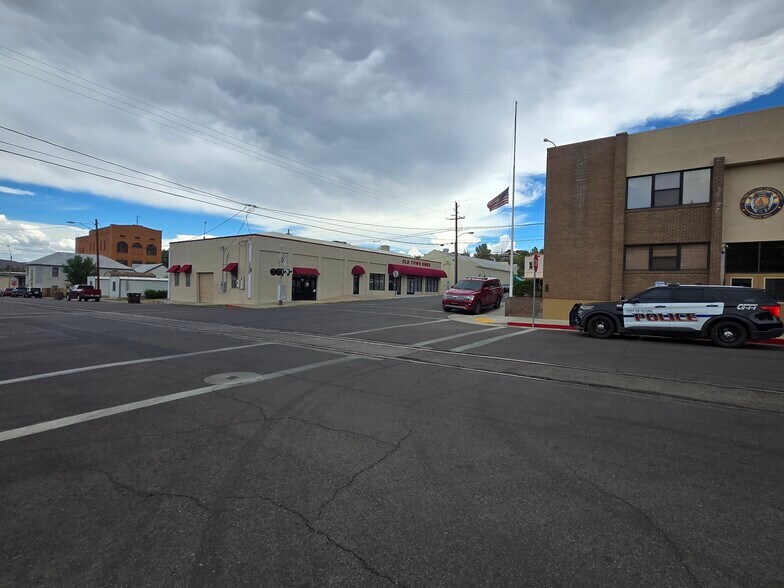191 W Cedar St, Globe, AZ à louer - Photo de l’immeuble – Image 2 sur 13