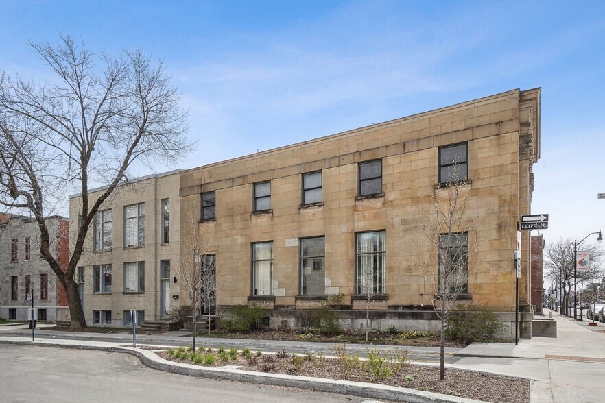 4866 Rue Sainte-Catherine E E, Montréal, QC à vendre - Photo de l’immeuble – Image 3 sur 9