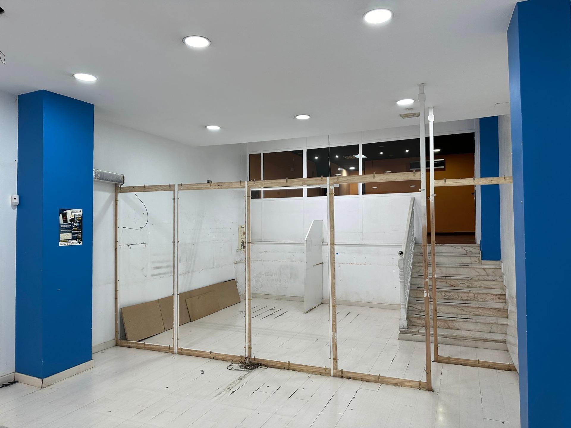 Local commercial dans Cáceres à louer Photo de l’immeuble– Image 1 sur 8