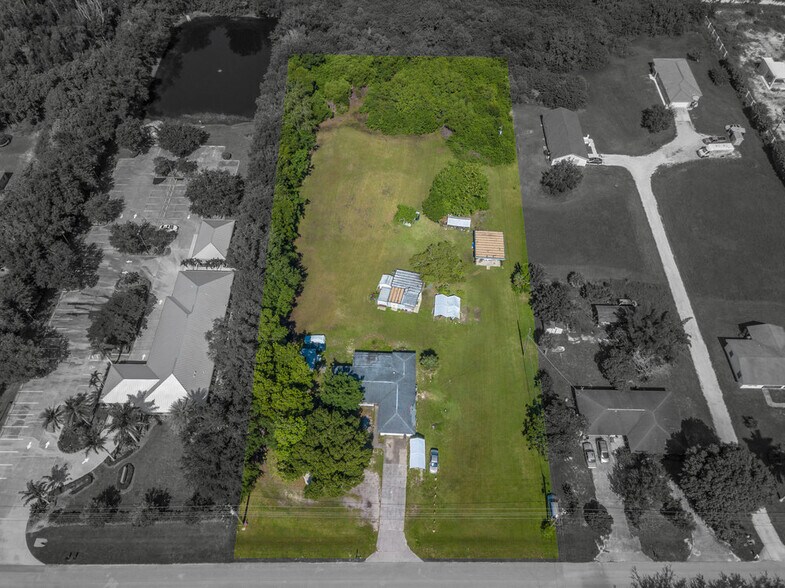 6785 Yarberry Ln, Naples, FL à vendre - Aérien – Image 1 sur 11