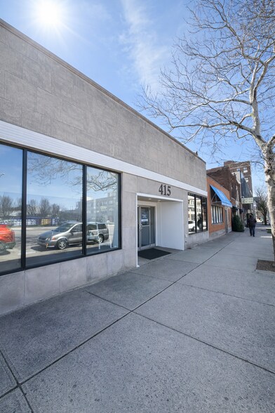 415 E Broad St, Columbus, OH à louer - Photo de l’immeuble – Image 1 sur 1