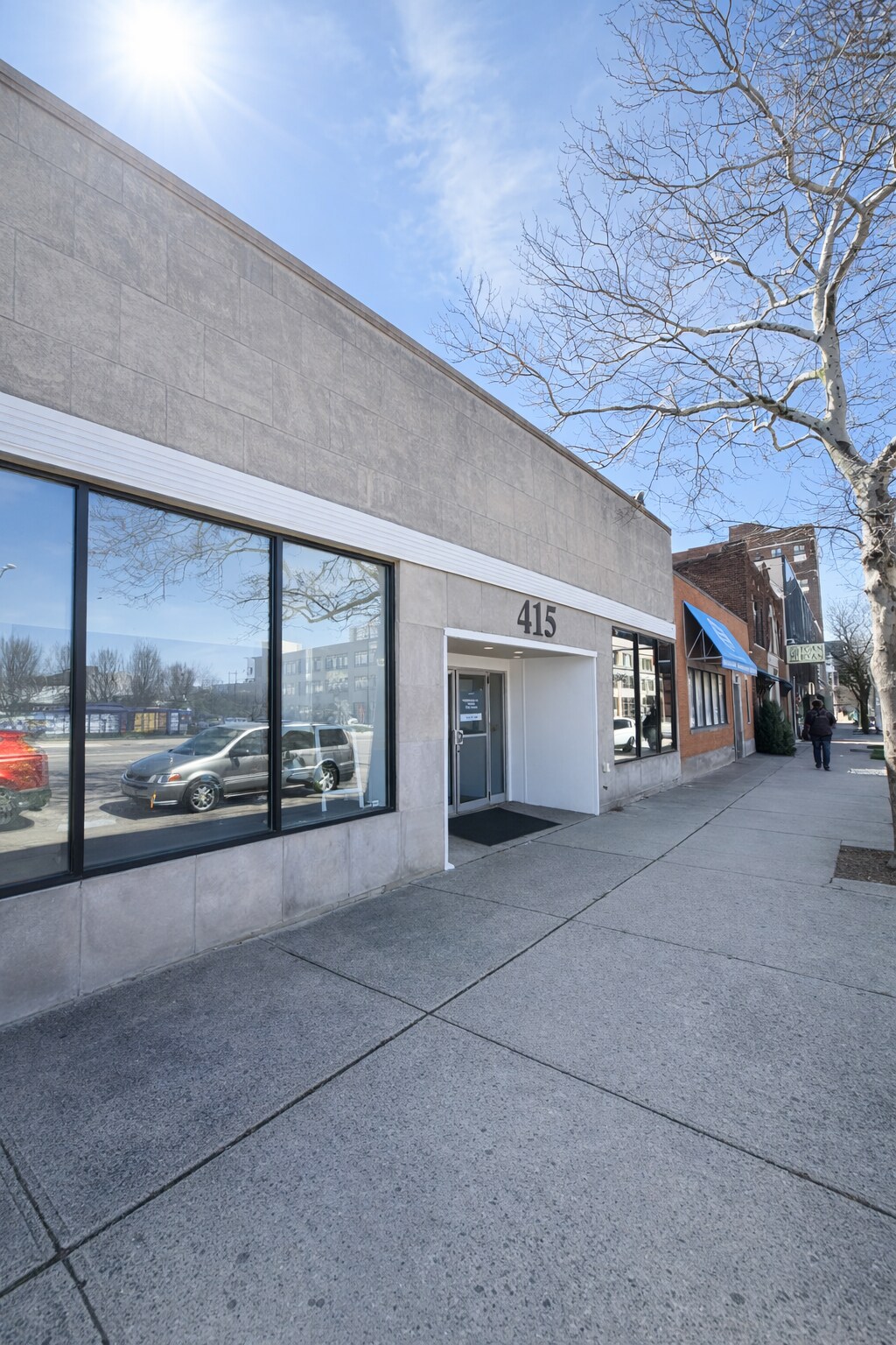 415 E Broad St, Columbus, OH à louer Photo de l’immeuble– Image 1 sur 2