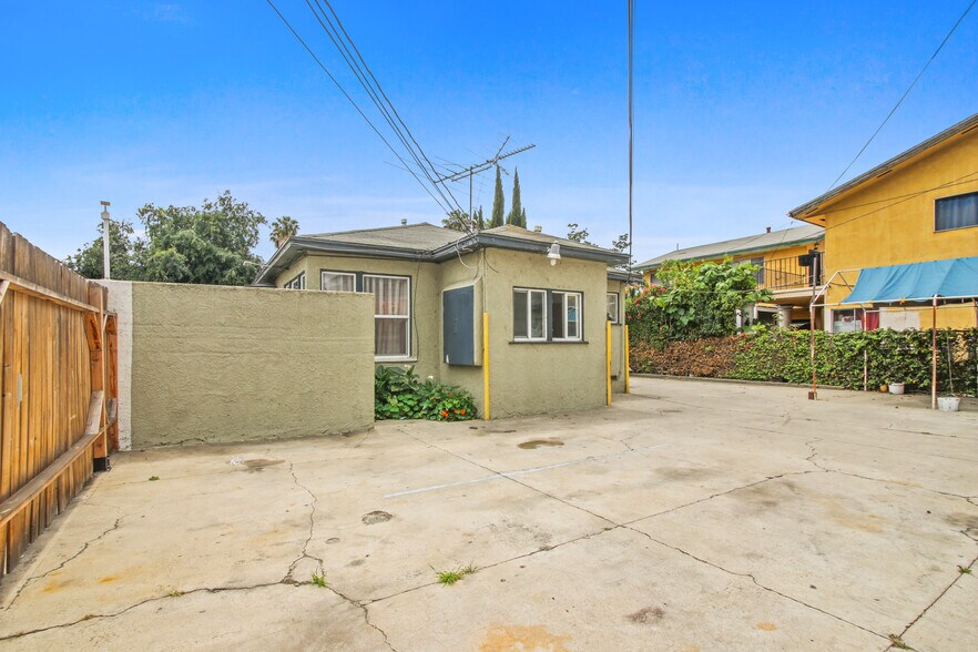 3601 Los Flores Blvd, Lynwood, CA à vendre - Photo de l’immeuble – Image 2 sur 8