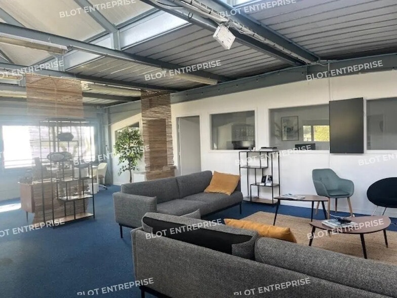 Bureau dans Vannes à louer - Photo de l’immeuble – Image 1 sur 5