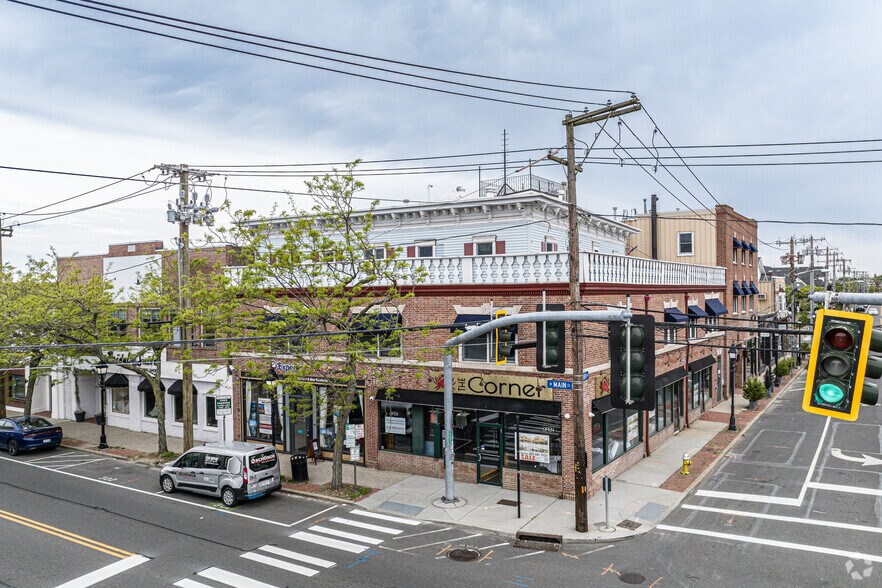 1-3 Main St 2-4 4th Ave, Bay Shore, NY à vendre - Photo de l’immeuble – Image 1 sur 27