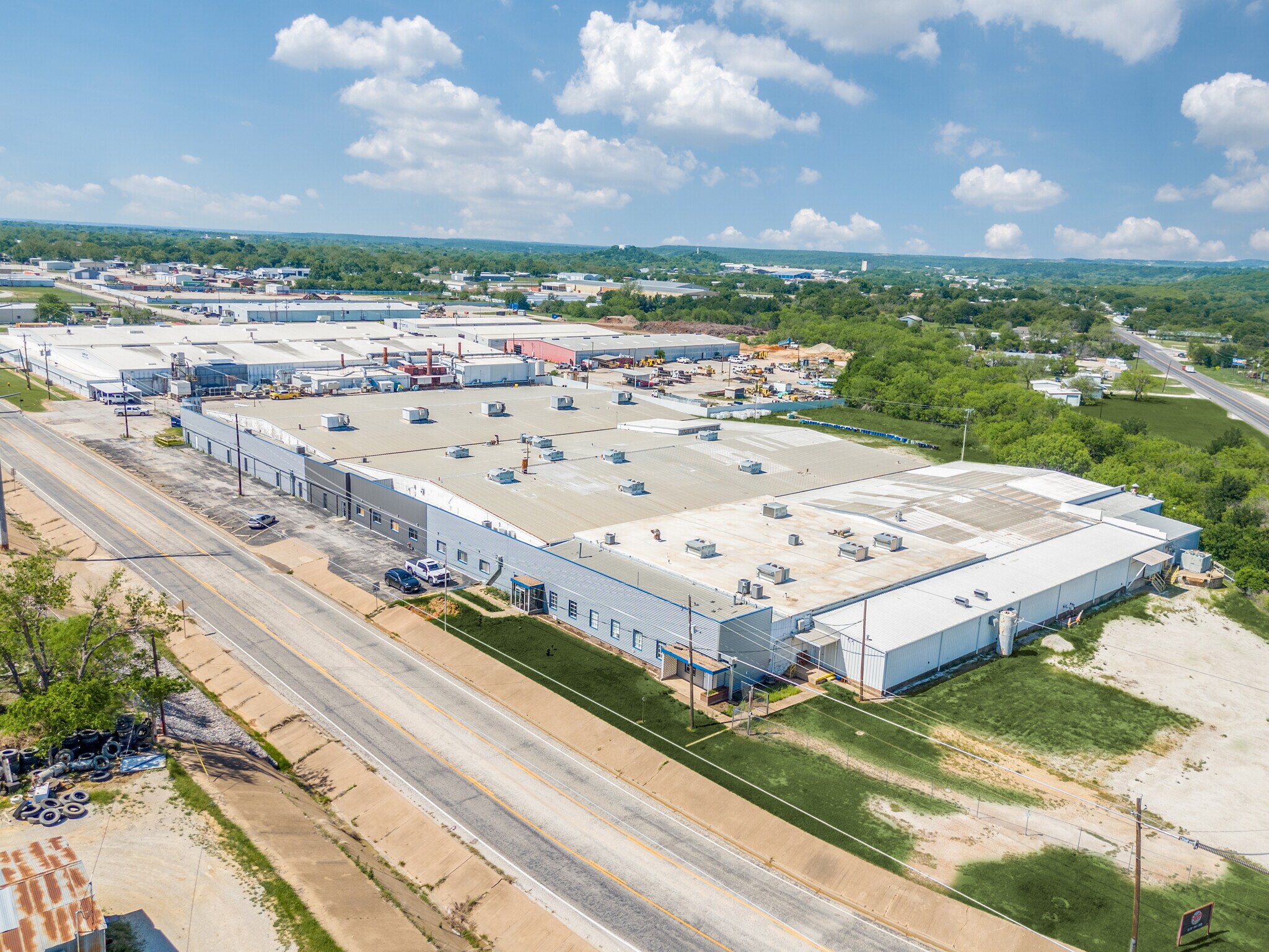 338 Cliff Dr, Graham, TX à vendre Photo principale– Image 1 sur 24