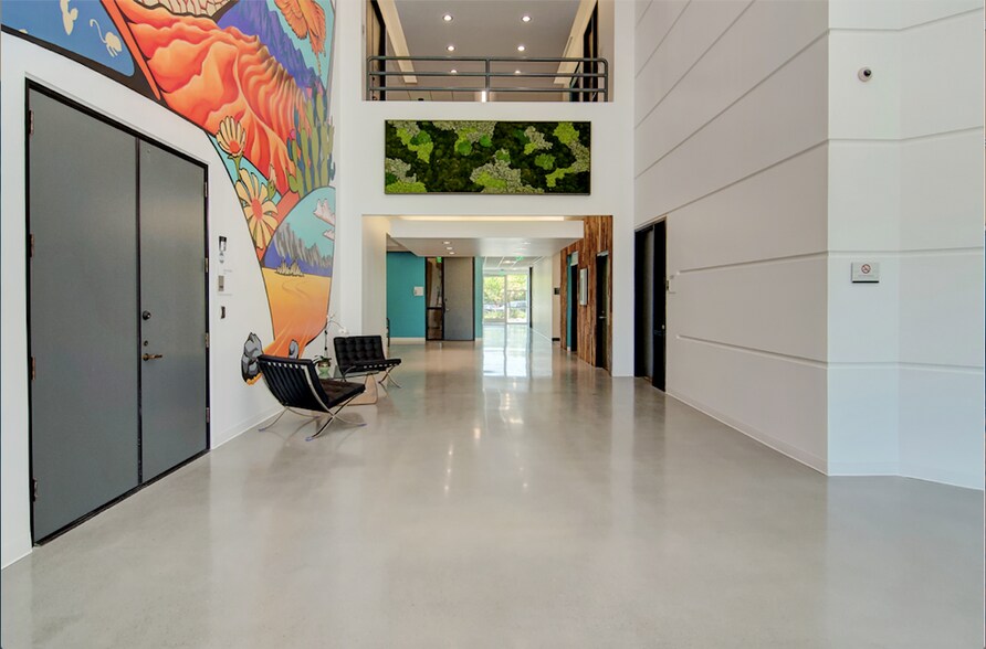 3 Corporate Park, Irvine, CA à vendre - Hall d’entrée – Image 2 sur 8