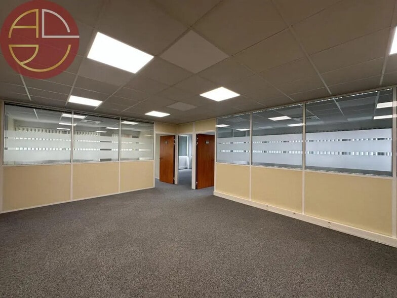 Bureau dans CASTELNAU-D'ESTRETEFONDS à louer - Photo de l’immeuble – Image 3 sur 4