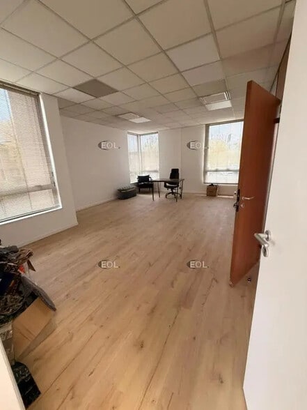 Local d’activités dans Massy à louer - Photo intérieure – Image 2 sur 6