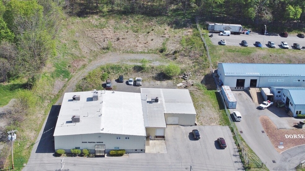 49 Oakley St, Poughkeepsie, NY à vendre - Photo principale – Image 1 sur 50