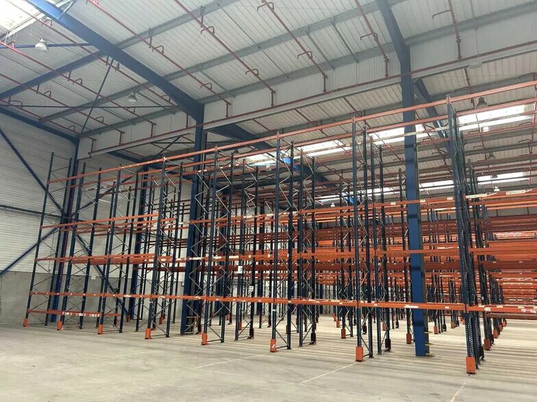 Local d’activités dans Libercourt à louer - Photo intérieure – Image 1 sur 10