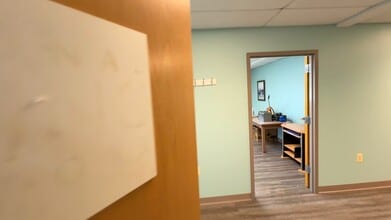 10515-10535 Crestwood Dr, Manassas, VA à louer - Vidéo sur l’annonce professionnelle 